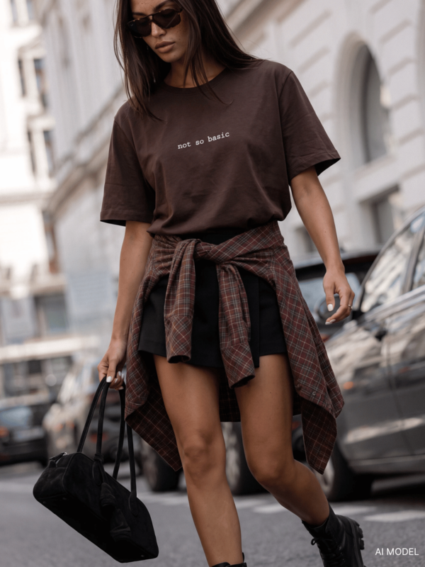 T-shirt Not So Basic Brązowy