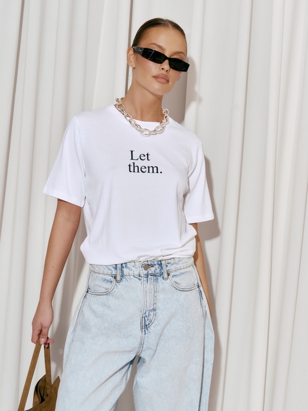 T-shirt Let Them Biały